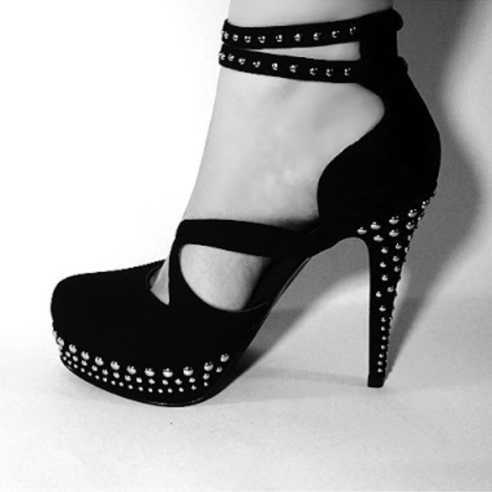 Y2K Black Faux Suede Studded Edgy Heels Pumps Sexy Size 8.5